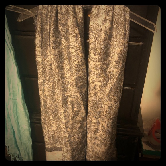 Black and white classy scarf - Picture 1 of 1